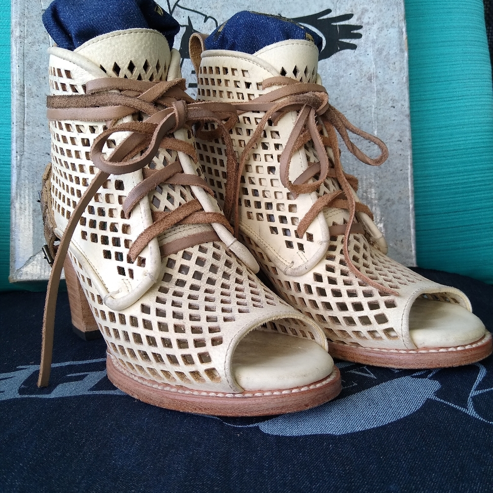 Free Bird by Steve Benni sz 6